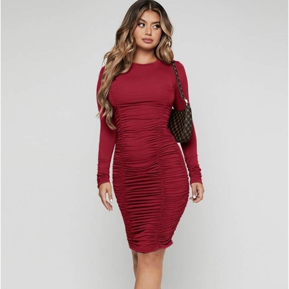 Solid Ruched Bodycon Dress - Picture 5 of 7